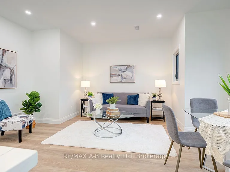 312 Forman Ave — Photo 4