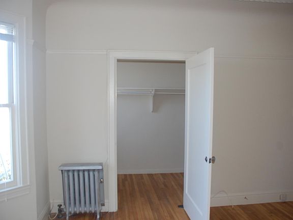 3rd image of 970 Bay St APT 5