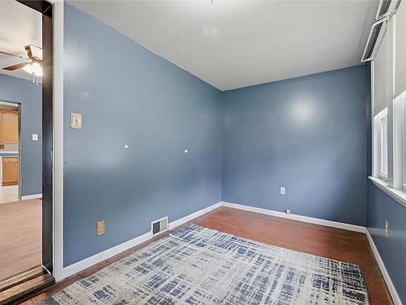 2nd image of 224 2nd St