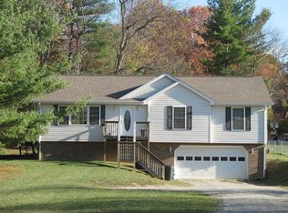 840 College St, Christiansburg, VA 24073