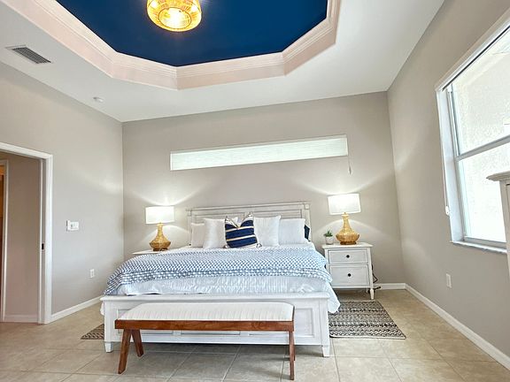 4th image of 43 Tropicana Dr #1