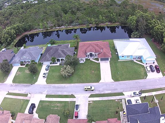 3rd image of 8724 SE Pinehaven Ave