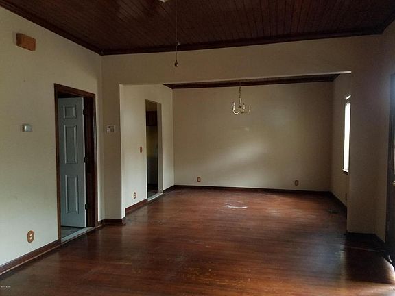 4th image of 4396 Florence Dr