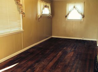 717 Maywood Ave W, Clendenin, WV 25045