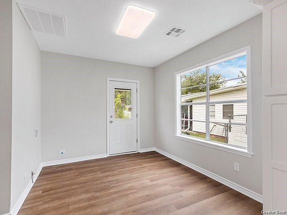 4th image of 2210 Creole St