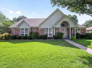 2107 Pecan St, Bonham, TX 75418