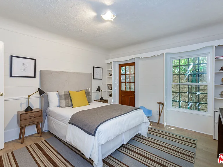 465 S Sherbourne Dr — Photo 13