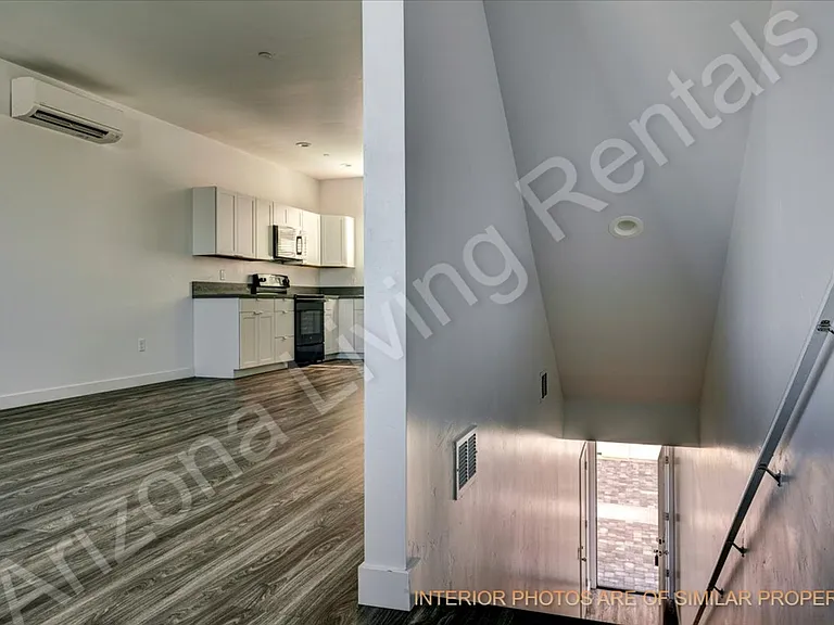 2132 Moyo Dr — Photo 5