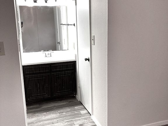 5th image of 4208 Avenue A #100