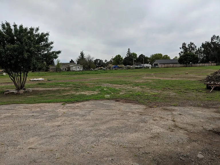 8020 Locust Rd — Photo 11