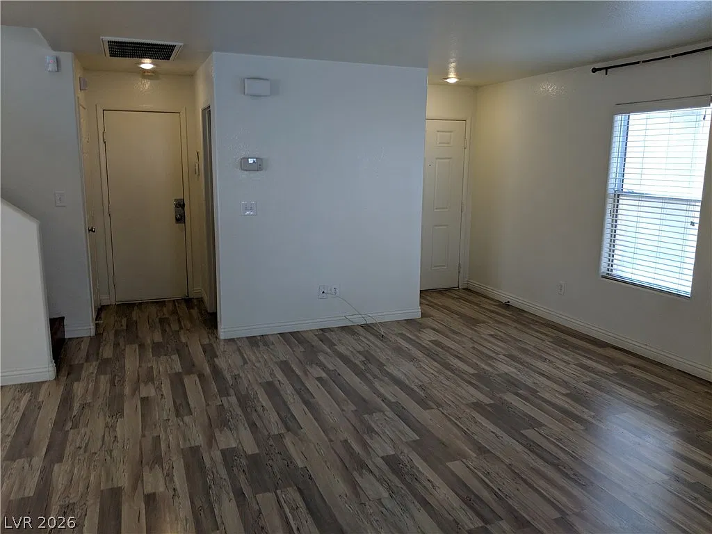 3 bed, 2.5 bath, 2031 sqft, $1,850 — Photo 4