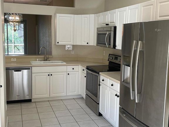 5th image of 1329 SW Greens Pointe Way