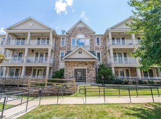 402 Holly Ln UNIT 402, Cedar Grove, NJ 07009