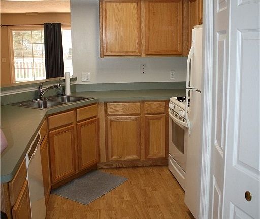 3rd image of 15503 Oakshire Ct