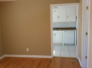 429 Judge Ave APT 3, Waukegan, IL 60085