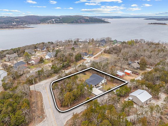 2nd image of 1143 Oakwood Drive