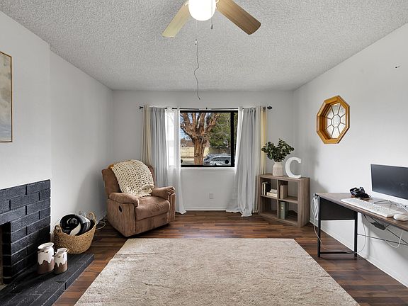 4th image of 1132 E Lancaster Blvd