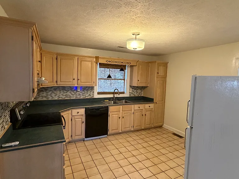 2222 Flat Rock Rd — Photo 15