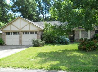 105 Pine St, Lake Jackson, TX 77566