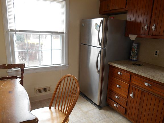 4th image of 329 Saint Johns Ave