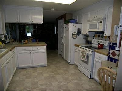 4th image of 2402 36th Ave SE