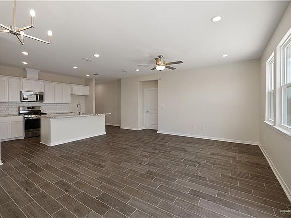 5th image of 813 S Templo Dorado