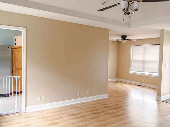 4th image of 224 Moncrest Dr