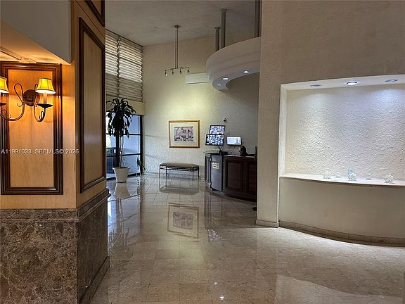 2nd image of 600 Parkview Dr APT 717