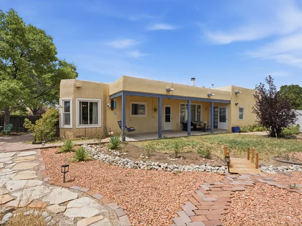 2701 La Silla Dorada, Santa Fe, NM 87505