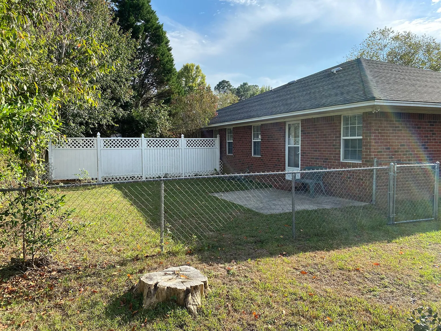 3 bed, 1329 sqft, $1,450 — Photo 2