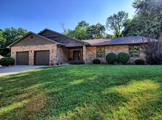 2 Covered Bridge Ln, Glen Carbon, IL