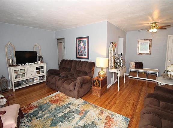 5th image of 1009 Elvado Dr