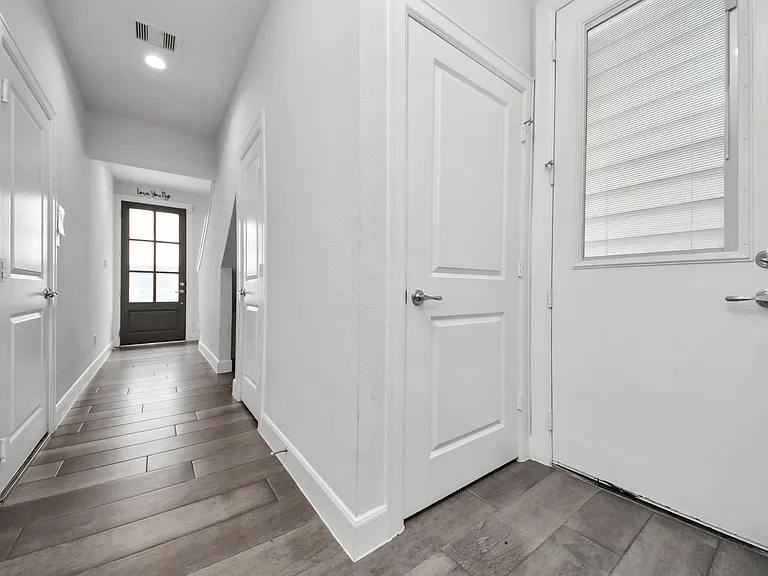 9577 Neuens Rd #B — Photo 5