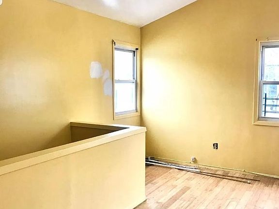 3rd image of 161-24 Foch Blvd #2