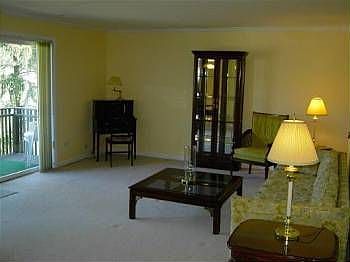 5th image of 1927 Tanglewood Dr Unit 3B