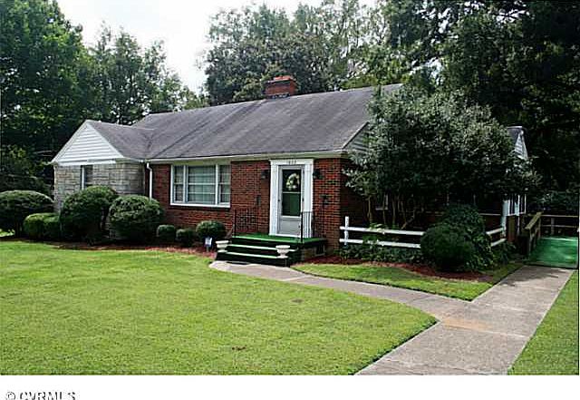 1st image of 1002 Blackstone Ave