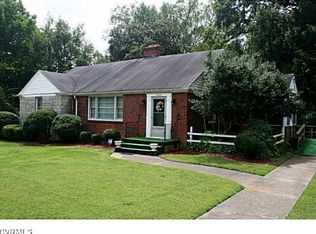 1002 Blackstone Ave, Hopewell, VA 23860