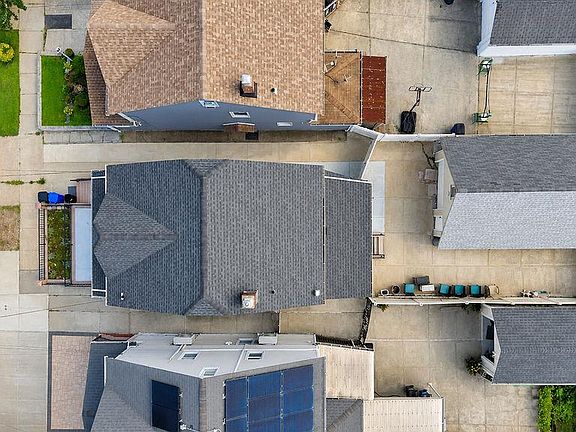 3rd image of 9314 211th Street