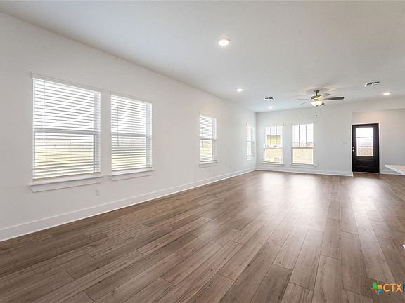 5th image of 350 Yellowstone Dr