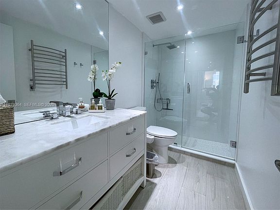 4th image of 500 Bayview Dr APT 1123