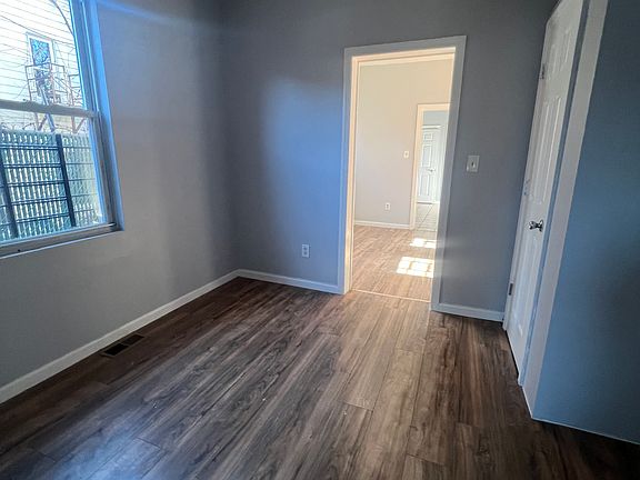5th image of 393 S 20th St Floor 2
