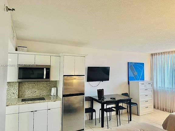 4th image of 19201 Collins Ave #841