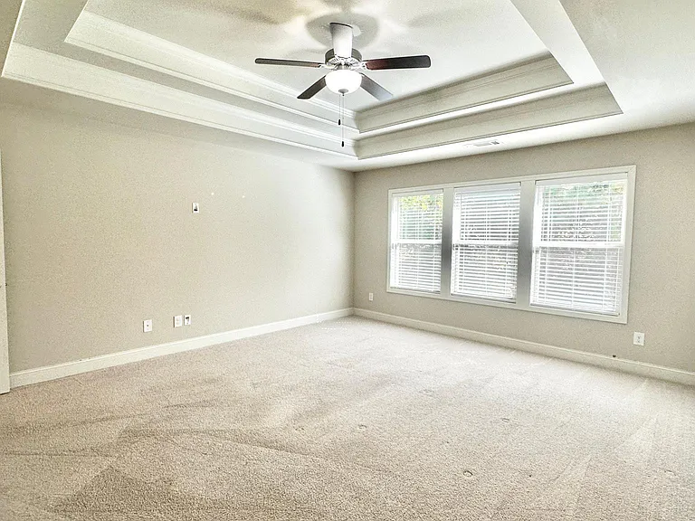285 Holdings Dr — Photo 10