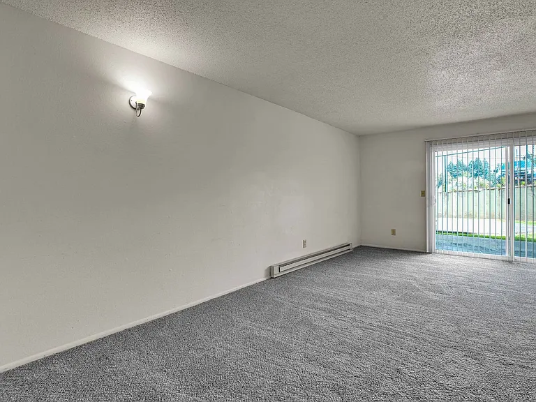 Barbur Place SE Portland — Photo 14