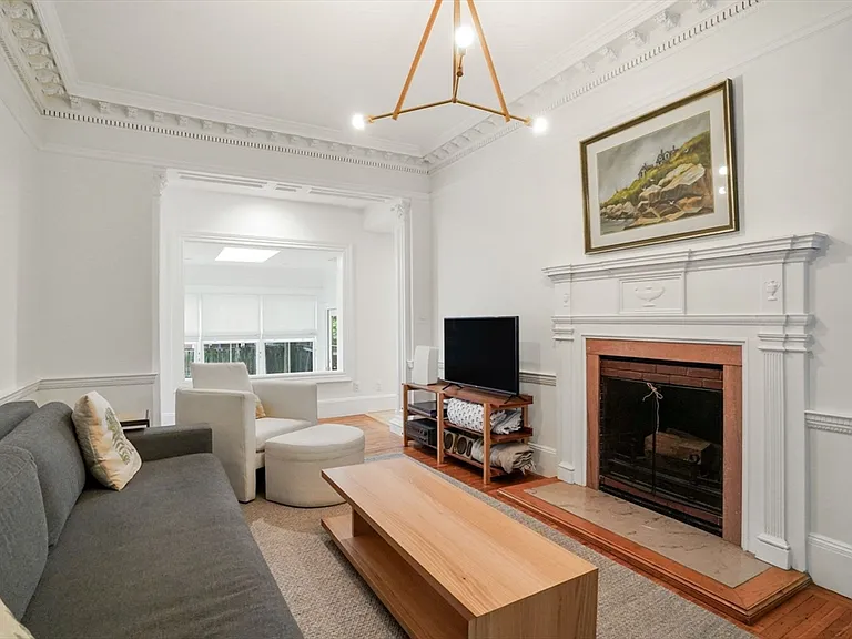 8 Florence St #0 — Photo 7