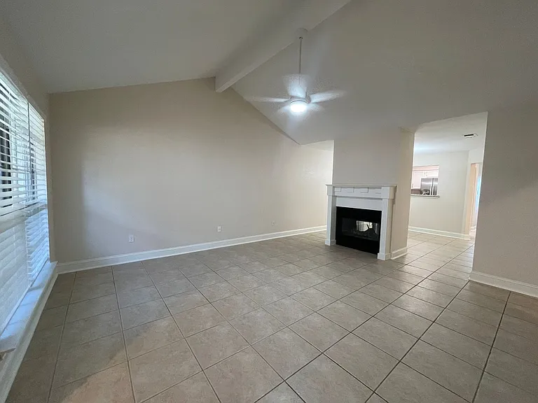 2916 Kathleen Ln — Photo 5
