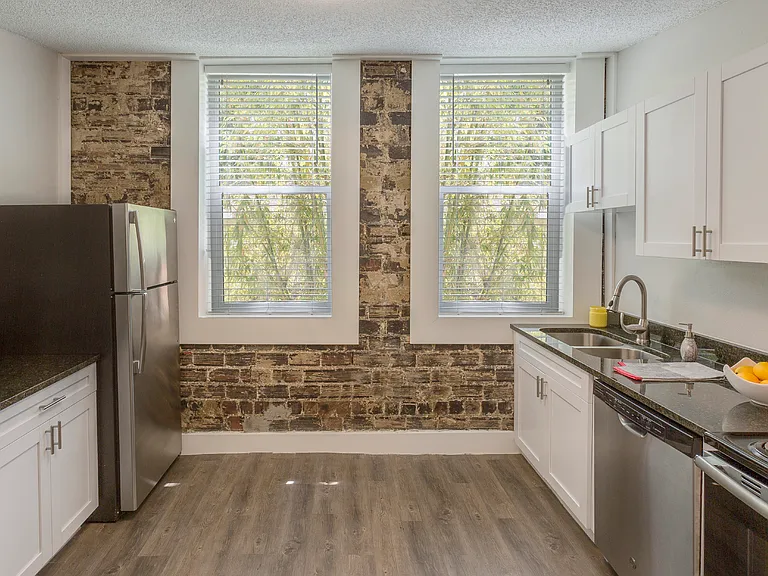 404 S Newport Ave #14 — Photo 3