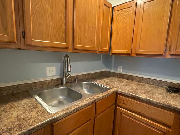 4th image of 2219 Prairie St #1