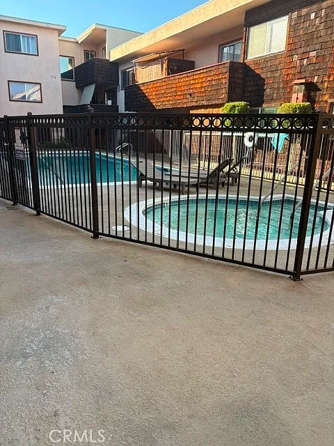 5403 Newcastle Ave — Photo 3
