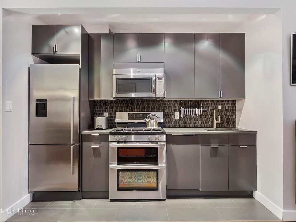 1st image of 12 W 72nd St APT 6F